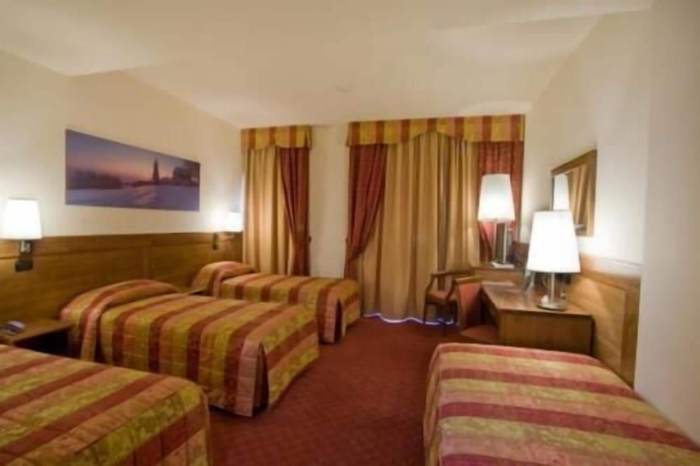 Bedroom 3, Hotel Master, Torino
