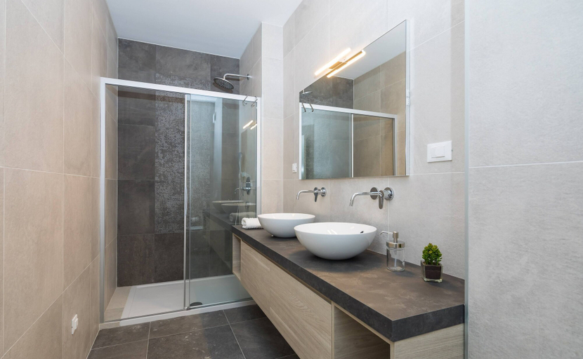Bathroom 4, Luxury Villa Juliet with Heated Pool, Milna