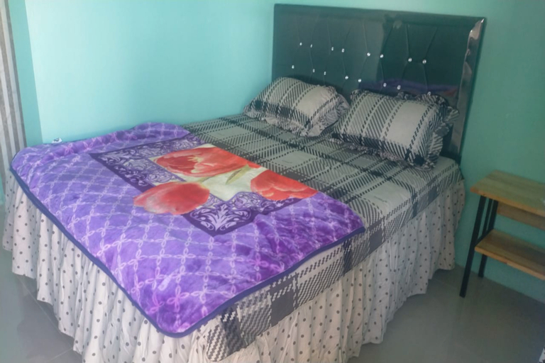 Bedroom 1, EXPRESS O 92194 Antony Homestay, Samosir