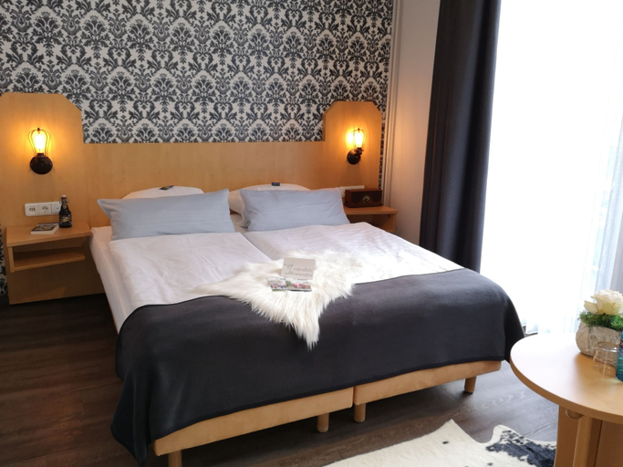 Bedroom 2, Hotel am Kurpark, Osterode am Harz