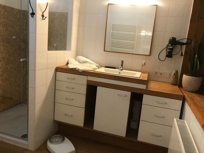 Bathroom 5, Steinacher Hof, Nürnberg