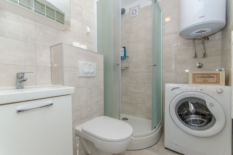 Bathroom 3, Spacious apartment Neven near center, with two AC units, Split
