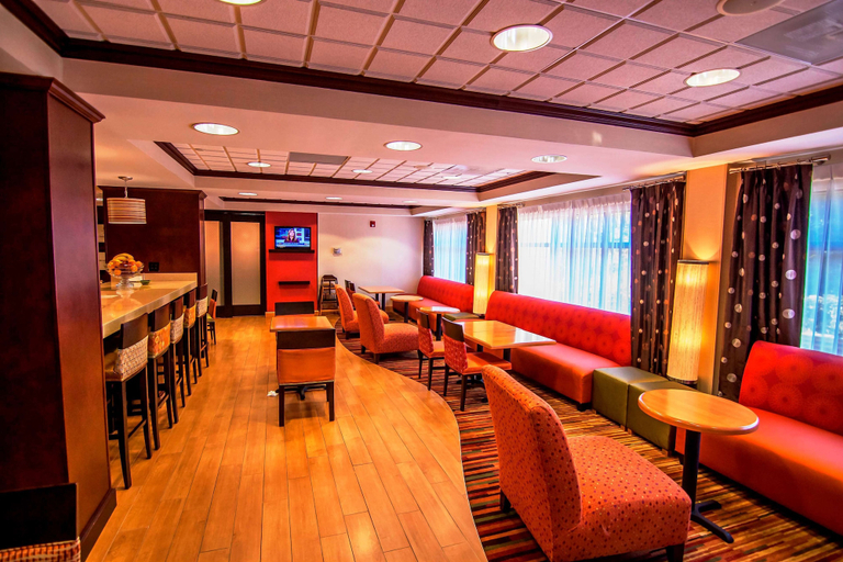 Food & Drinks 5, Hampton Inn Groton, New London