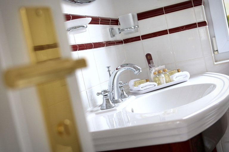 Bathroom 3, Hotel Belle Epoque Baden Baden, Baden-Baden