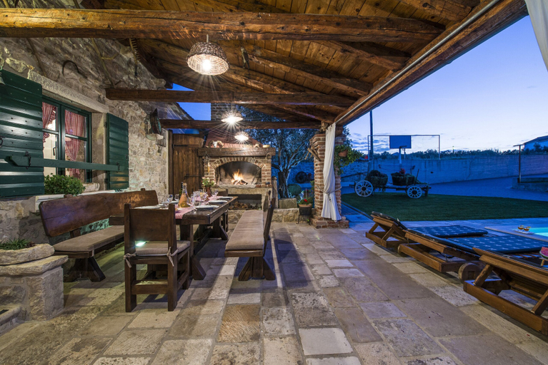 Food & Drinks 5, Villa Sisman, Zemunik Donji