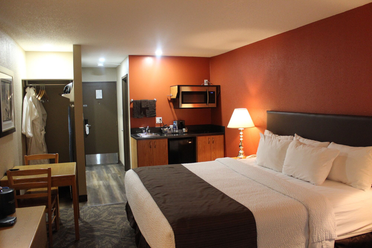 Bedroom 3, Coast Swift Current Hotel, Division No. 8