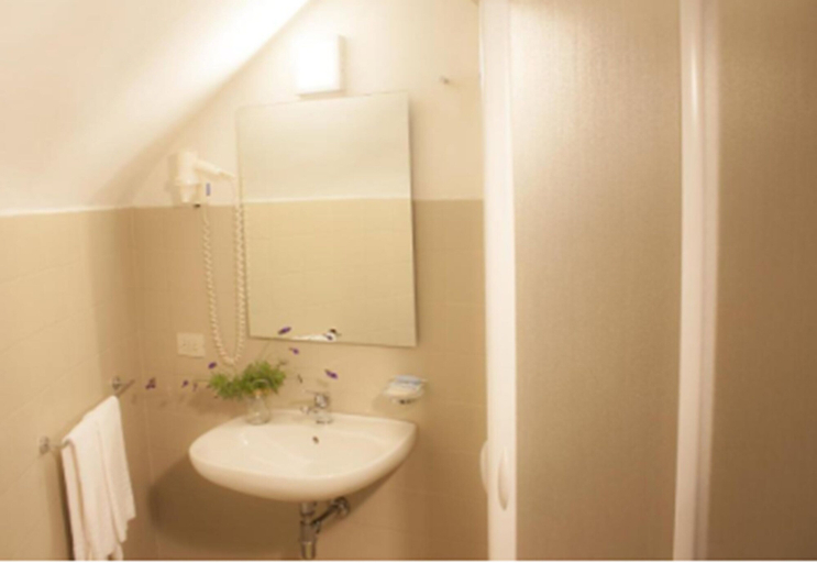 Bathroom 5, Cala Corvino Hotel Resort, Bari