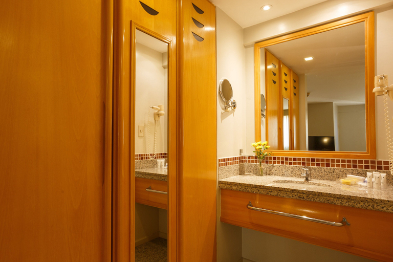 Bathroom 5, Blue Tree Towers Fortaleza Beira Mar, Fortaleza