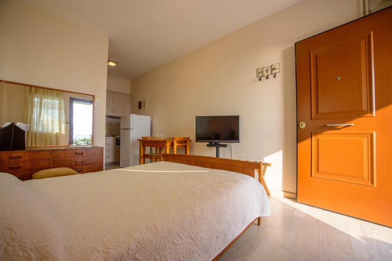 Bedroom 4, Moireas Apartments, Peloponnese