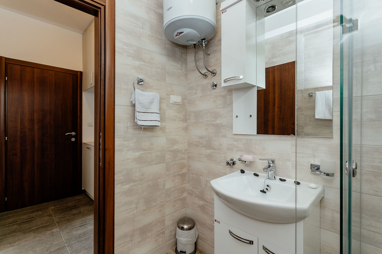 Bathroom 3, Apartments Joy