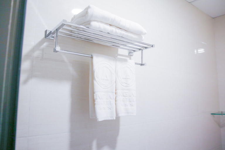 Bathroom 3, Long Anh Hotel, Thanh Hóa City