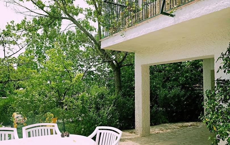 Others 3, Villa Los Rosales, Granada