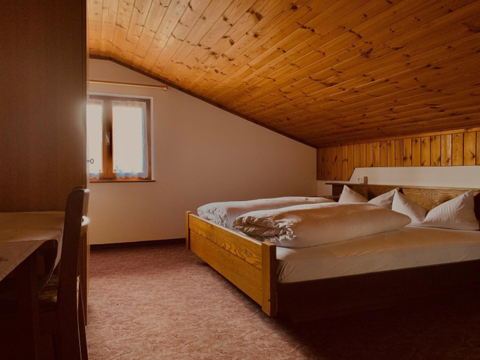 Bedroom 5, Albergo Laugen Restaurant Bar Pins Romana Camper Parking Area, Bolzano