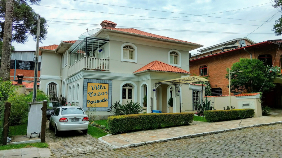 Exterior & Views