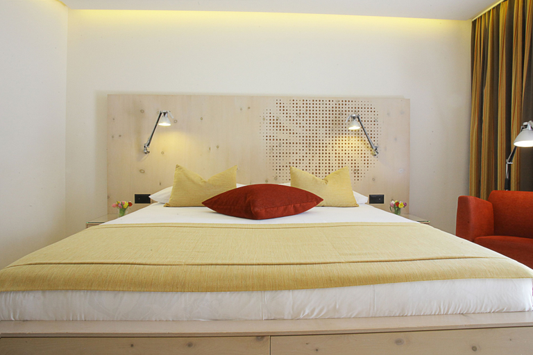 Bedroom 3, Hotel Steffani, Maloja