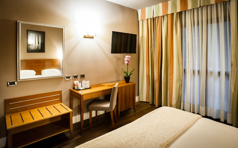 Bedroom 2, Hotel dei Cavalieri Caserta, Caserta