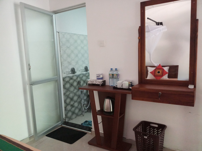 Bathroom 4, Max Safari Villa, Embilipitiya