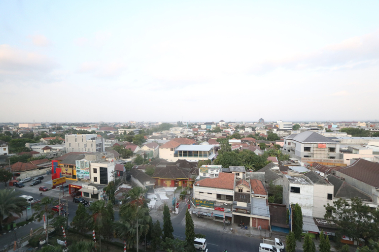 Exterior & Views 26