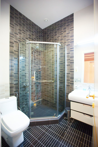 Bathroom 3, Hotel Rustaveli, Tbilisi
