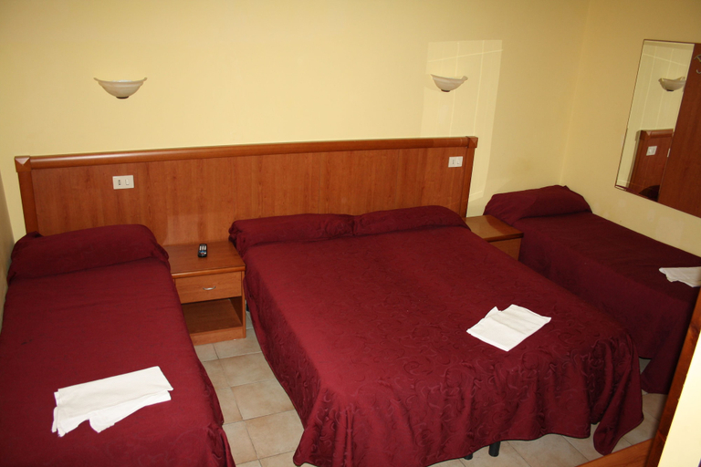 Bedroom 3, Eurorooms, Rome