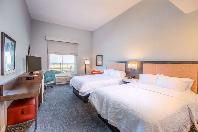 Bedroom 5, Hampton Inn Pensacola Beach, Escambia