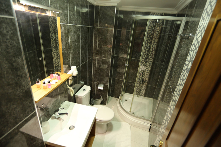 Bathroom 5, Tashkonak Hotel, Fatih