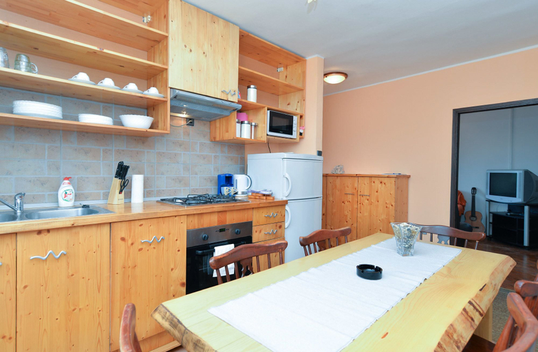 Others 5, Apartment 1700, Fažana