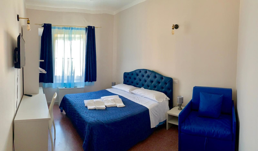 Bedroom 4, Porto Salvo, Napoli
