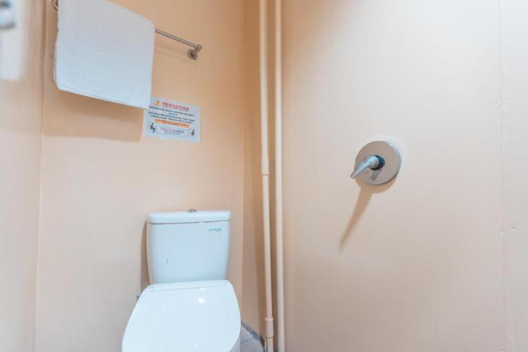 Bathroom 5, AVA Guest House Ancol, Central Jakarta