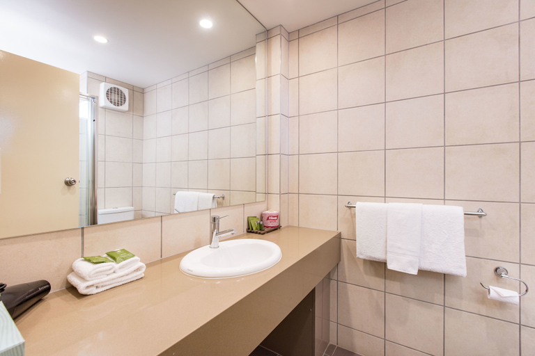 Bathroom 4, Mildura Inlander Resort, Mildura - Pt A