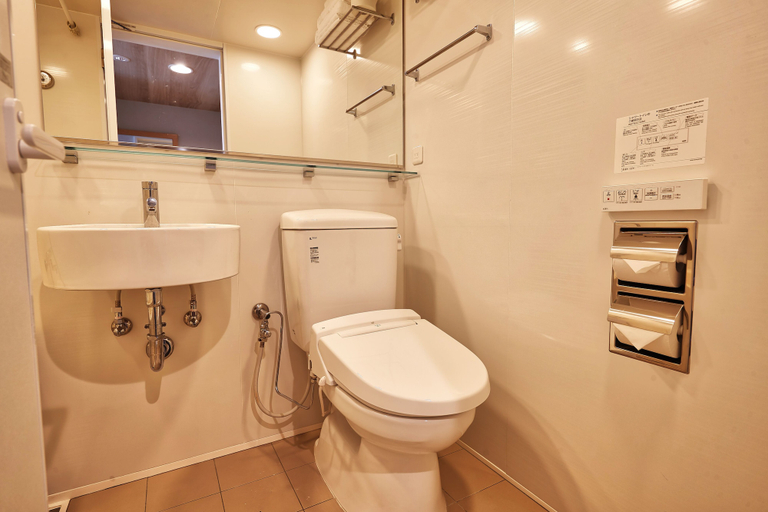 Bathroom 5, Palace in Moon Beach, Onna