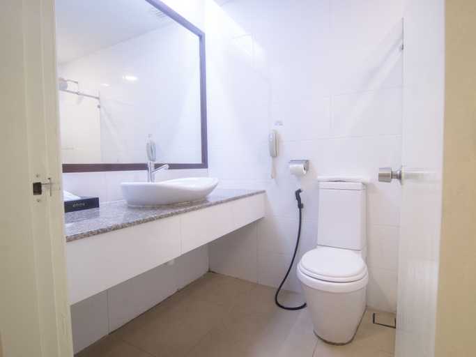 Bathroom 5, Kuching Park Hotel, Kuching
