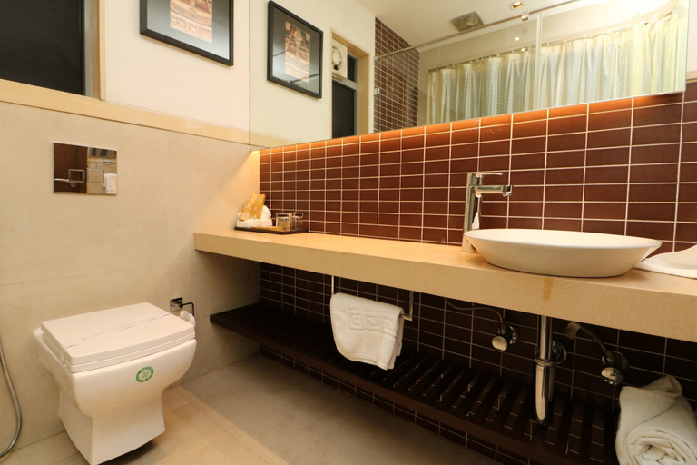 Bathroom 5, Hotel Gallery 67, North 24 Parganas