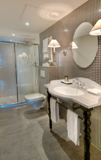 Bathroom 4, Hotel Fontaines Du Luxembourg, Paris