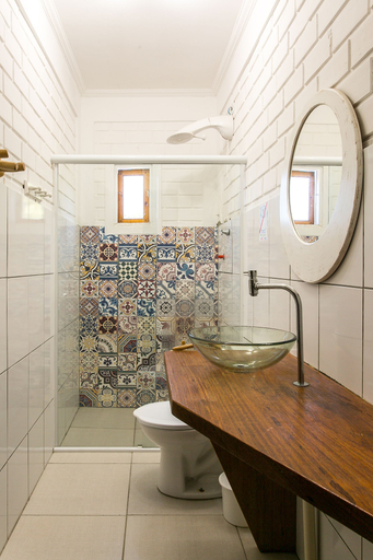 Bathroom 3, Guarda Beach House - Hostel, Palhoça