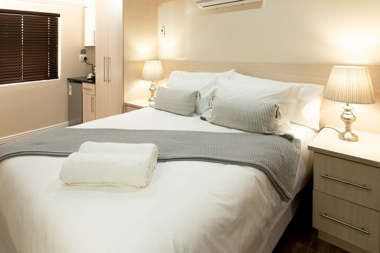 Bedroom 3, Grand House Lodge Jeffreys Bay, Cacadu