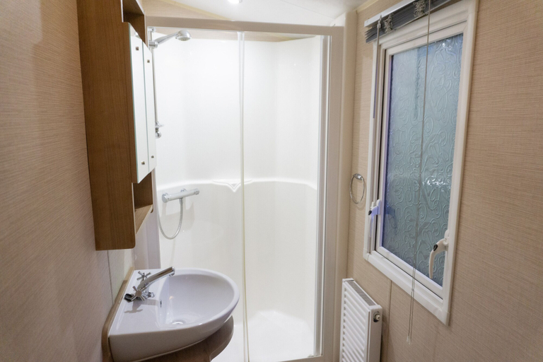 Bathroom 3, Linnhe Lochside Holidays, Highland
