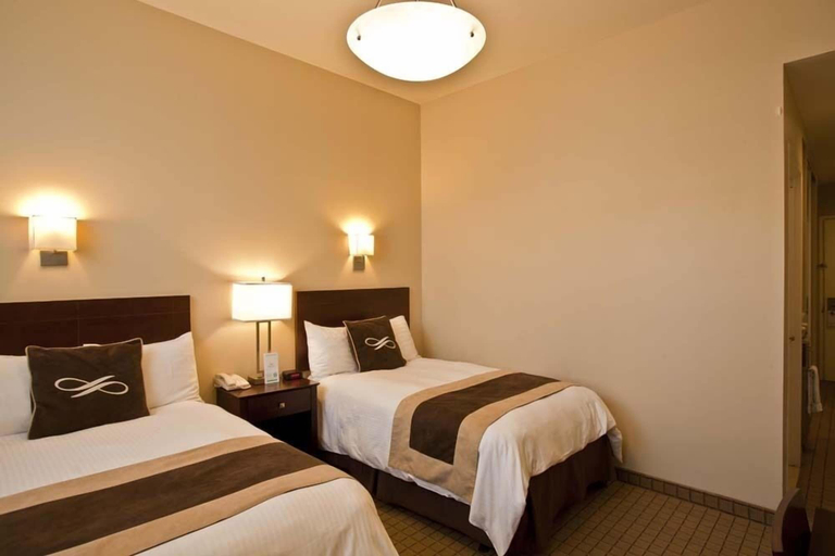 Bedroom 4, Pointe Plaza Hotel, New York
