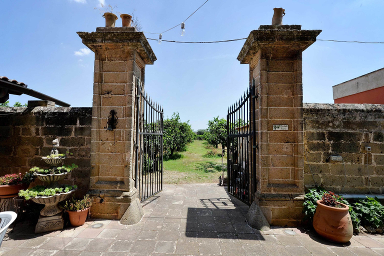 Exterior & Views 2, Agriturismo Santa Chiara, Lecce
