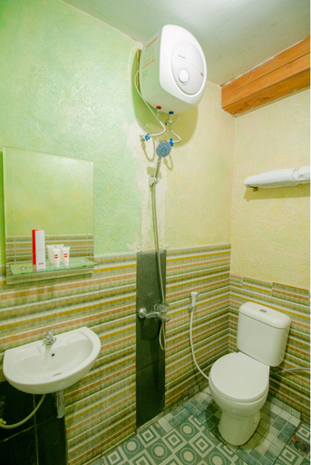 Bathroom 4, OYO 867 Bettah Coba Homestay, Sukabumi