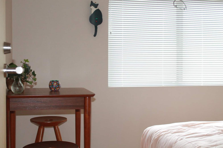 Bedroom 2, GrapeHouse Koenji - Hostel, - Caters to Women, Nakano City