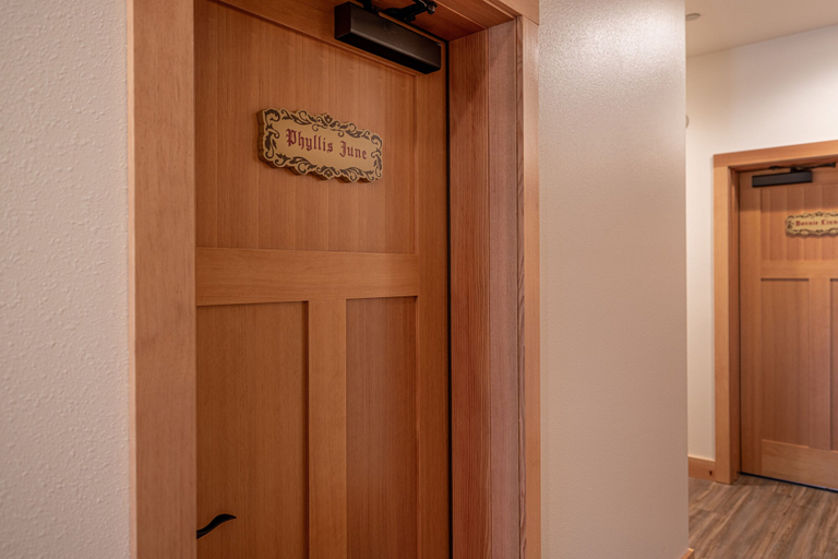 Others 5, Alpen Dorf Pension, Chelan