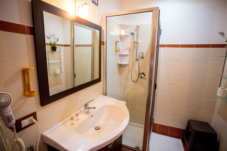 Bathroom 5, Palace Hotel Costa Del Sole, Catania