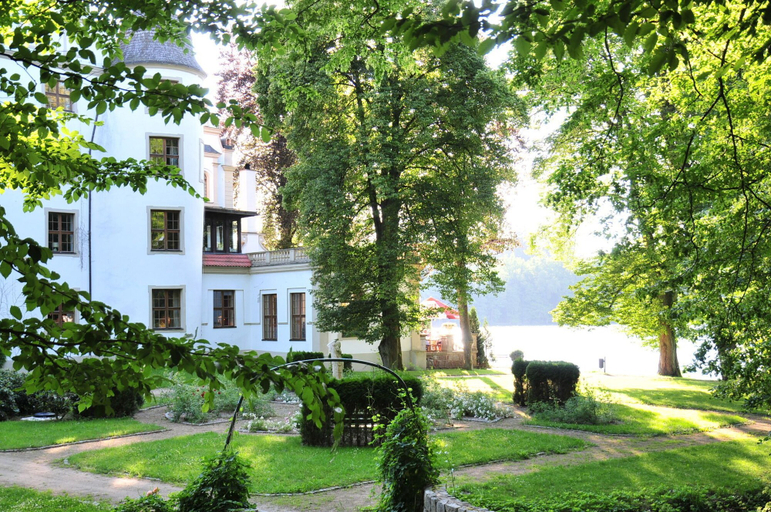 Exterior & Views 2, Schlosshotel Podewils, Sławno