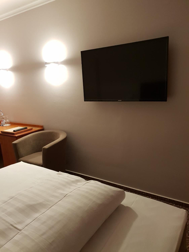 Bedroom 3, Hotel Victoria, Bad Kreuznach