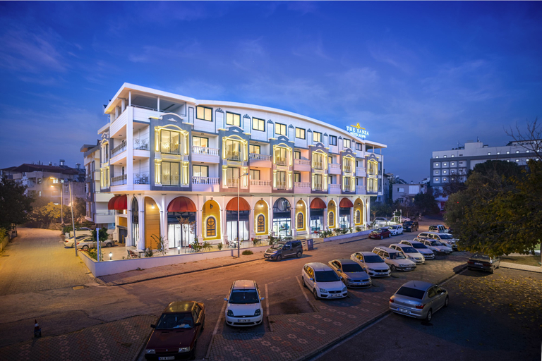 Exterior & Views