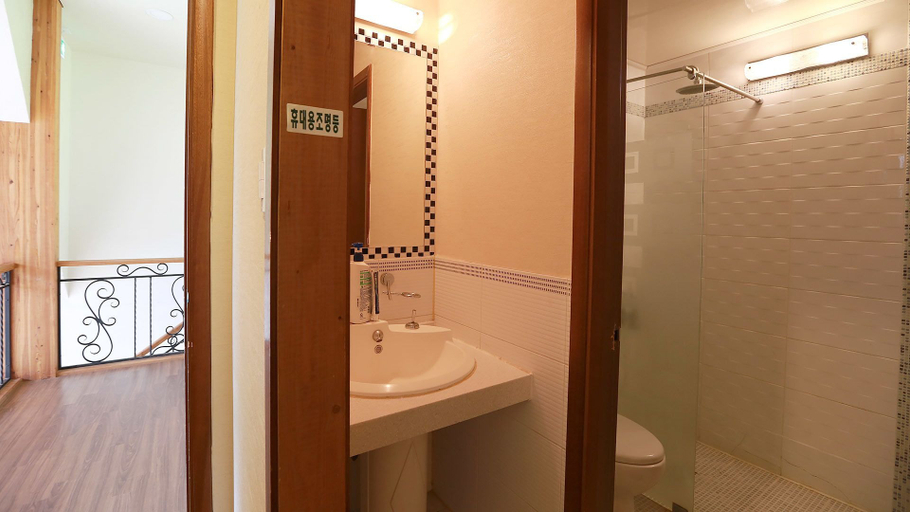 Bathroom, Chalet Resort, Pyeongchang