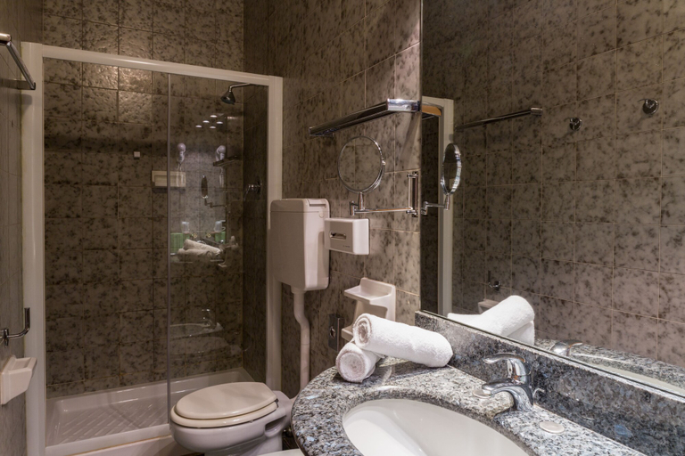 Bathroom 5, Hotel Turin Royal, Torino