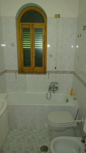 Bathroom 5, Villa Bianca, Salerno