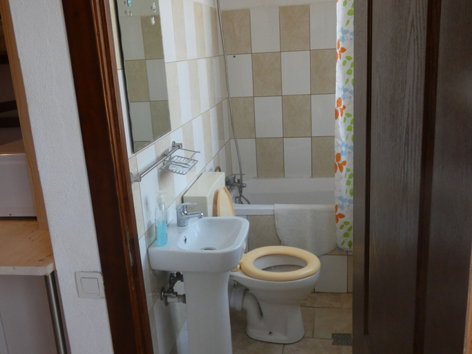 Bathroom 5, Taxi Hostel, Otopeni